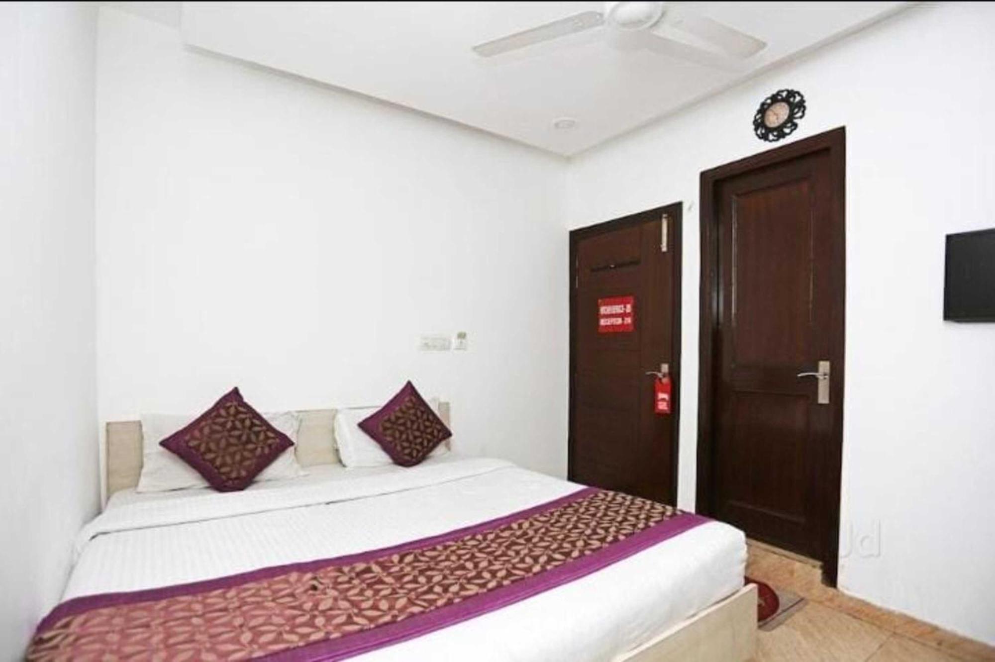 Hotel Jerry Residency - 5 Mins Away From Nizamuddin Dargah 3*