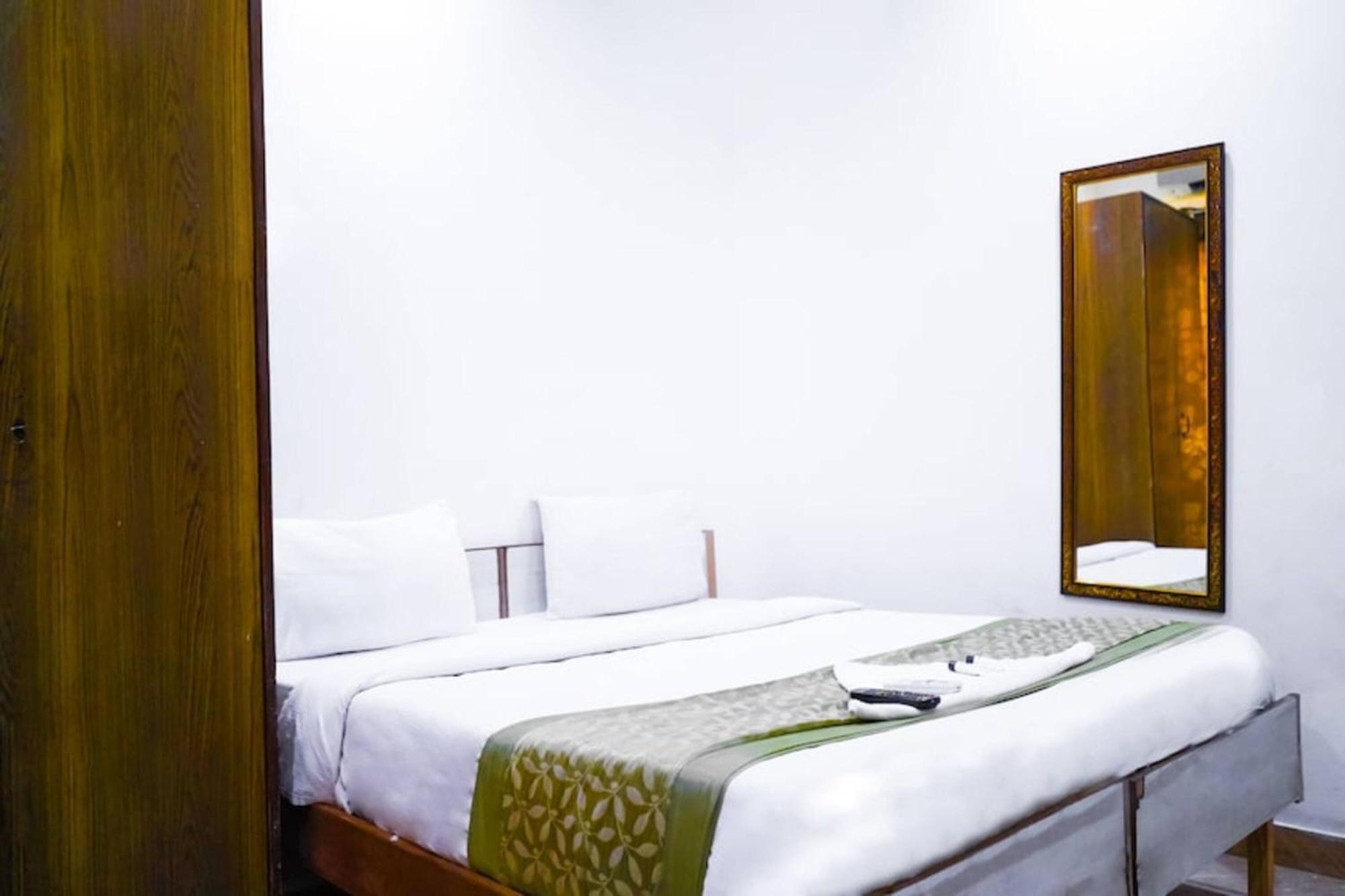 Hotel Jerry Residency - 5 Mins Away From Nizamuddin Dargah 3*