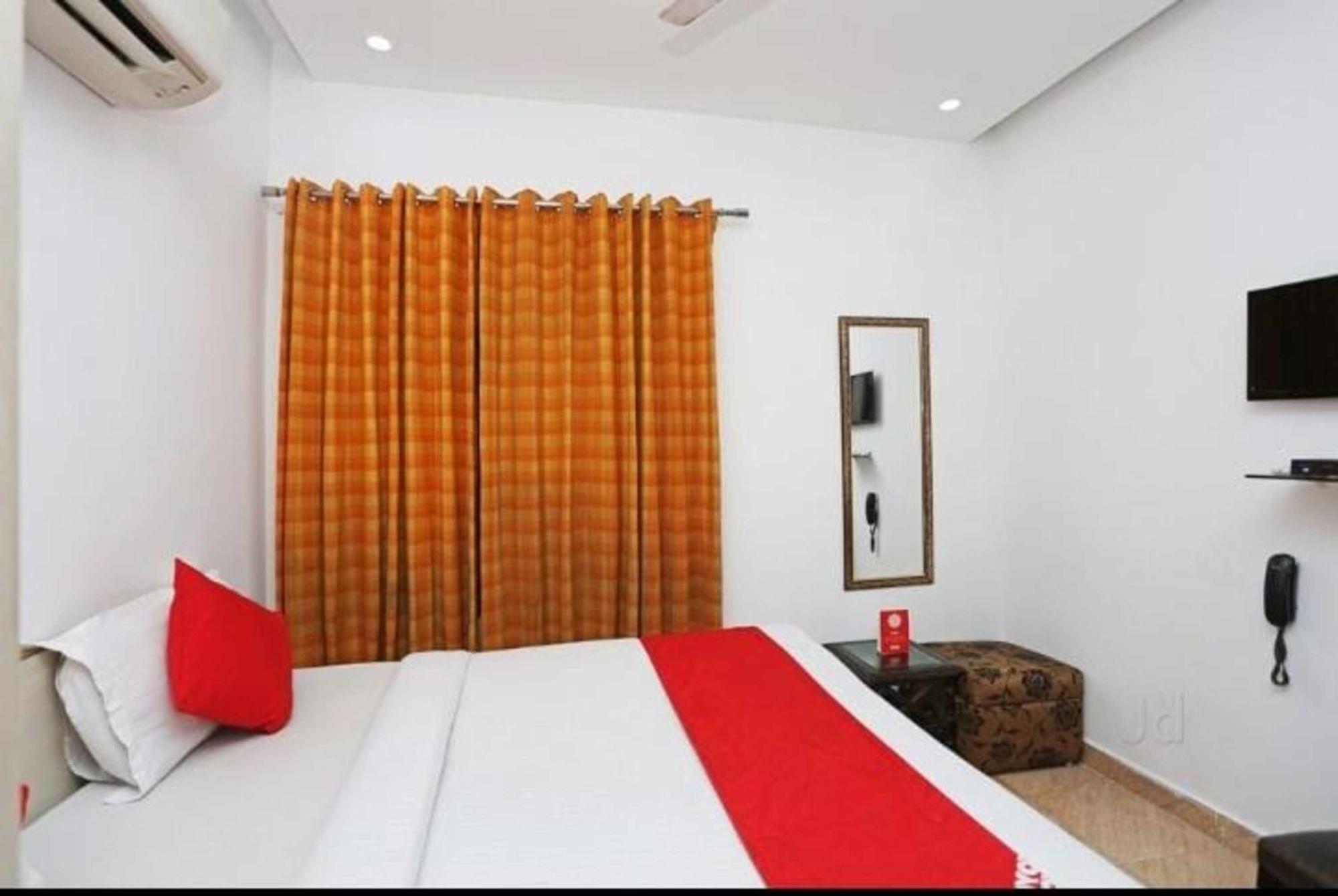 Hotel Jerry Residency - 5 Mins Away From Nizamuddin Dargah 3*